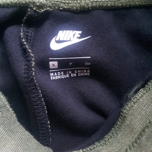 Nike women's joggers - Picture 9 of 9